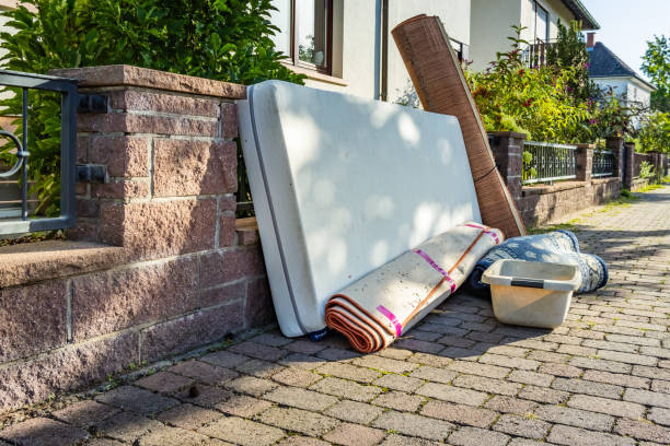 Best Office Junk Removal  in Strasburg, OH